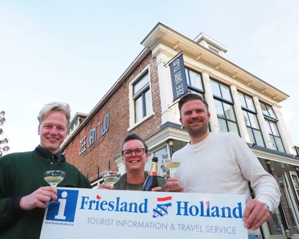 Friesland Holland Travel overgenomen door eigenaren hotel-restaurant Zee van Tijd in Holwert.