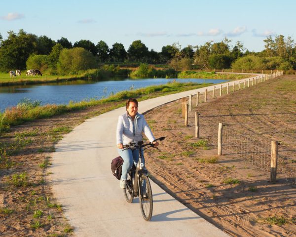 Nieuw fietspad langs rivier de Lende geopend